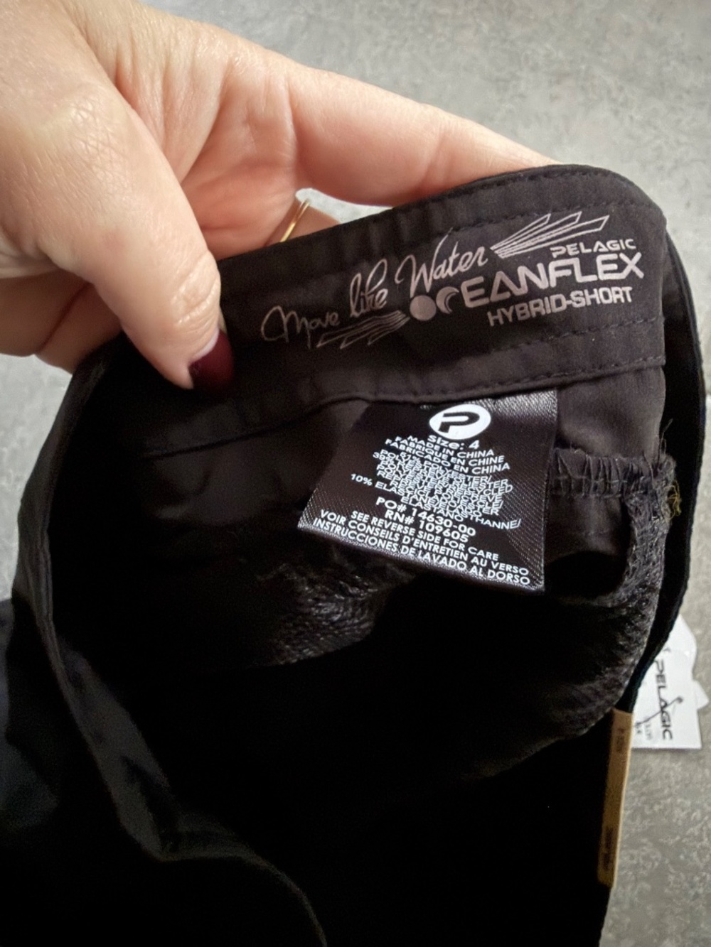 Pelagic Moana Hybrid Short in Black Size 4 - Picture 5 of 5